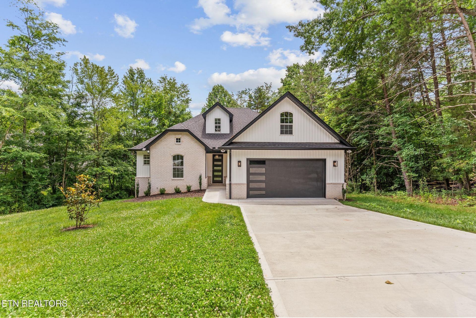 108 Oostagala Drive, Loudon, TN 37774 Main Photo