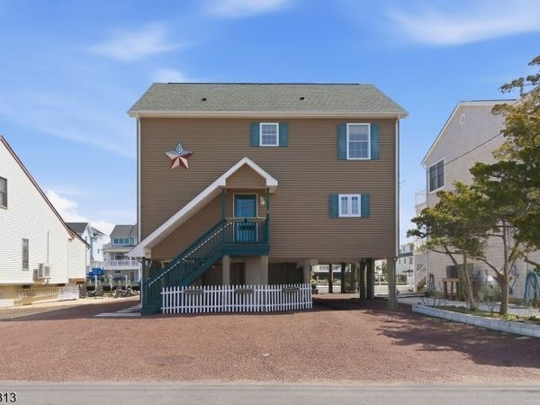 1215 Niihau Dr, Lacey, NJ 08731