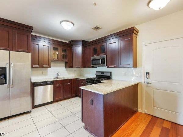 104 E Elizabeth Ave, Unit 303, Linden, NJ 07036