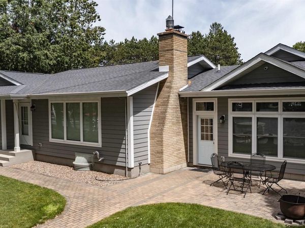 N2283 COUNTRY LANE, Waupaca, WI 54981