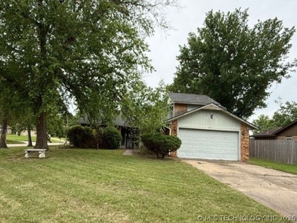 100 S Crabtree Road , Muskogee, OK 74403