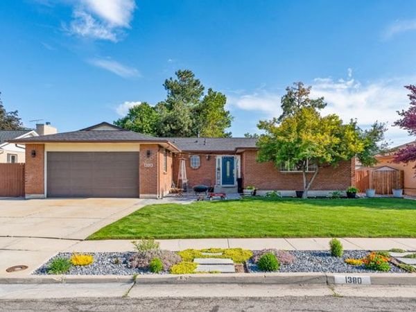 1380 EASTPOINT DR, Sandy, UT 84092