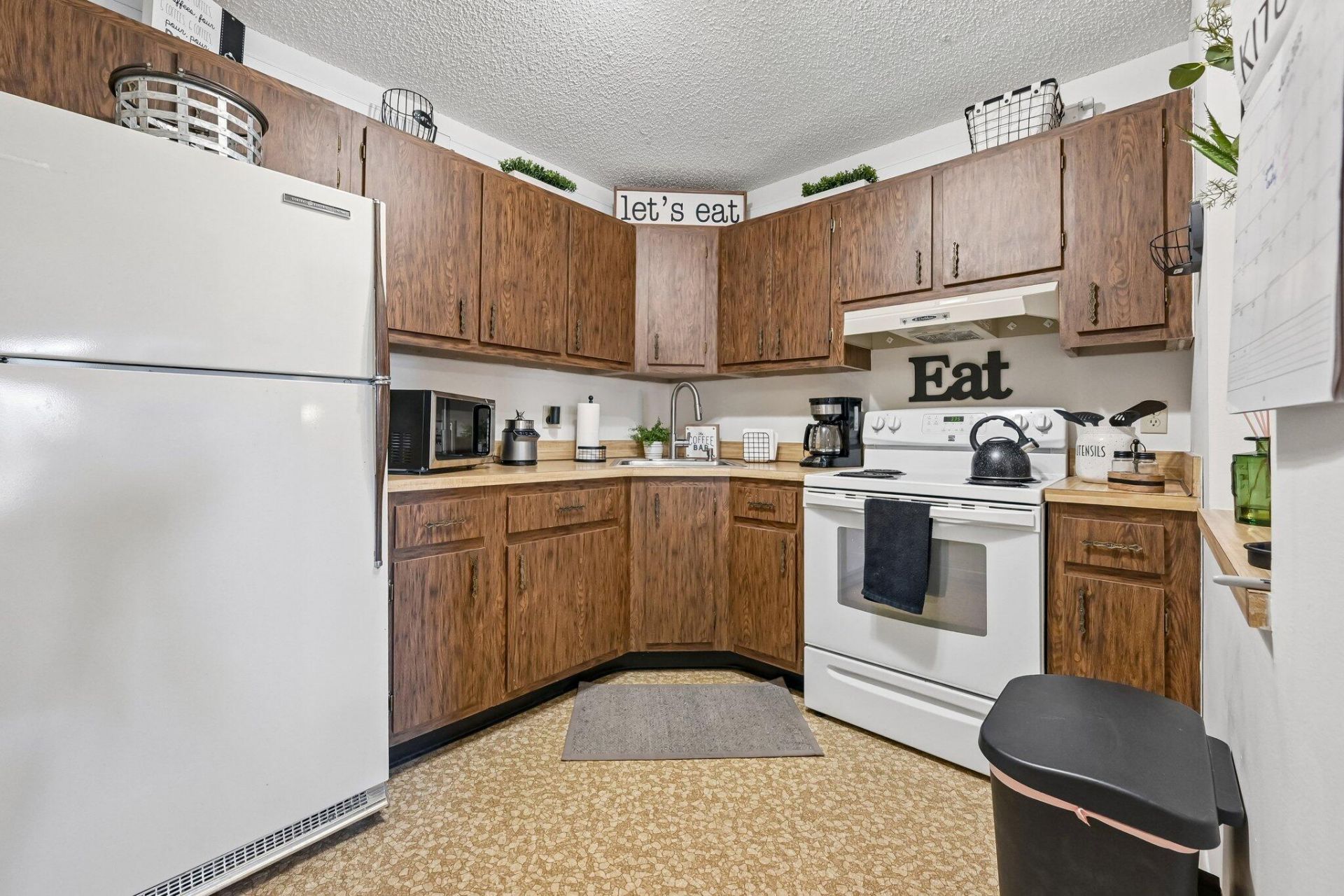 5901 Whispering Pine Way, Unit C-2, Greenacres, FL 33463 Photo