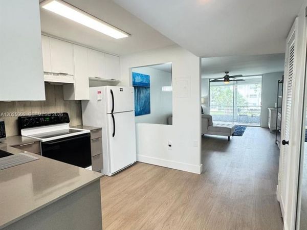 8300 Sunrise Lakes Blvd , Unit 212, Sunrise, FL 33322