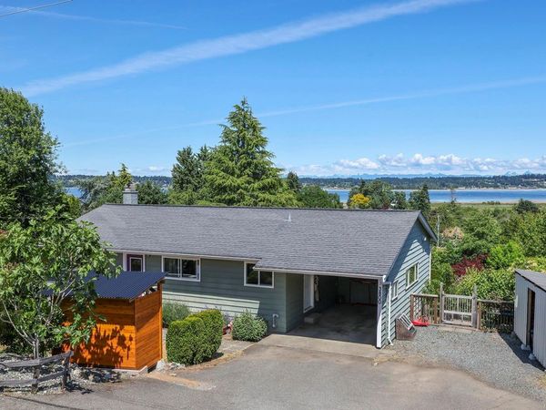 3800 Laurel Dr , Royston, BC V0R 2V0