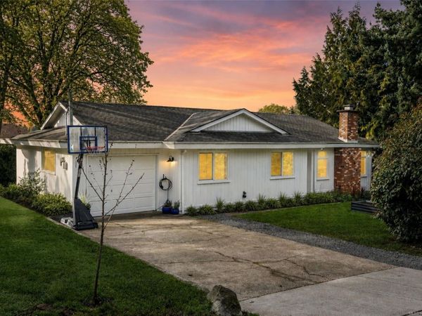 4285 Caen Rd , Saanich, BC V8X 3S5