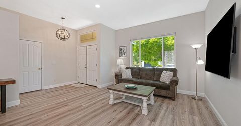 1010 Thompson Cir, Folsom, CA 95630 Photo