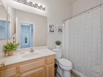 1010 Thompson Cir, Folsom, CA 95630 Photo