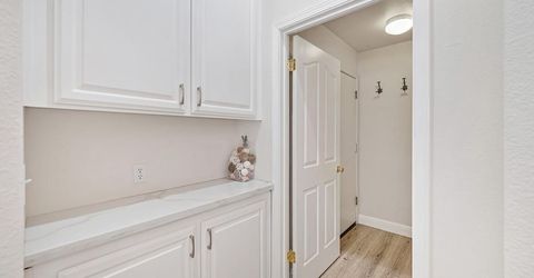 1010 Thompson Cir, Folsom, CA 95630 Photo