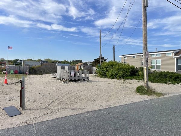 49 East Beach St, Westport, MA 02790