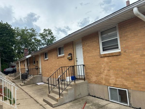 2717 Galilee Avenue , Zion, IL 60099