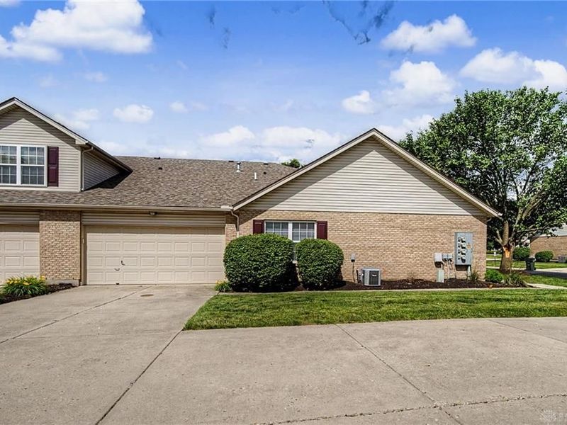 5051 Twin Lakes Circle, Clayton, OH 45315 Photo 3