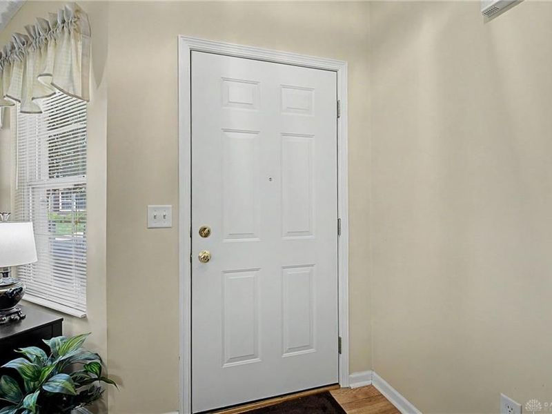 5051 Twin Lakes Circle, Clayton, OH 45315 Photo 6