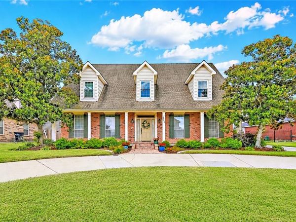 3708 LAKE ARROWHEAD Drive, Harvey, LA 70058