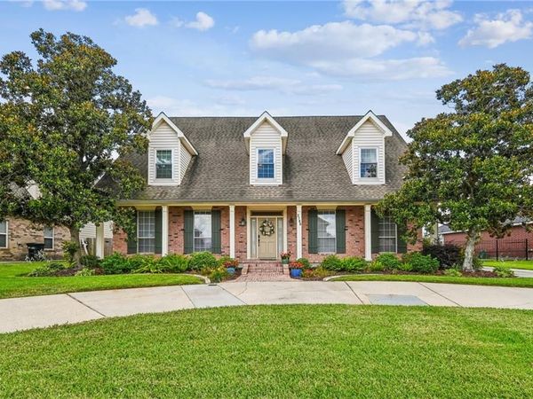 3708 LAKE ARROWHEAD Drive , Harvey, LA 70058