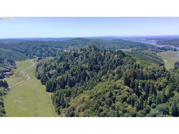 Larson LN, North Bend, OR 97459