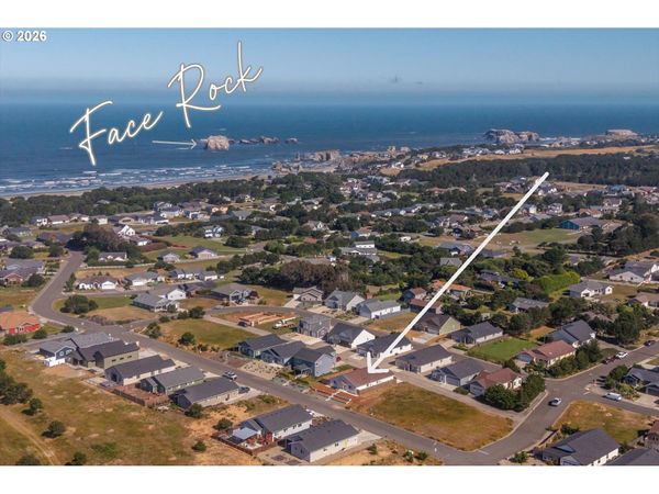 746 Seacrest DR, Bandon, OR 97411