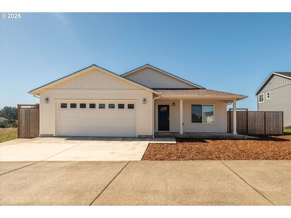746 Seacrest DR, Bandon, OR 97411