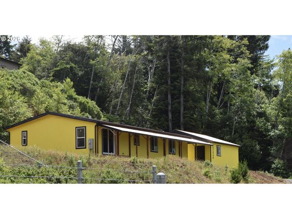 29204 WALLACE ST, Unit B, Gold Beach, OR 97444