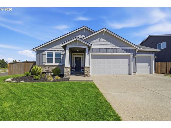 925 PAUL ST, Mt. Angel, OR 97362