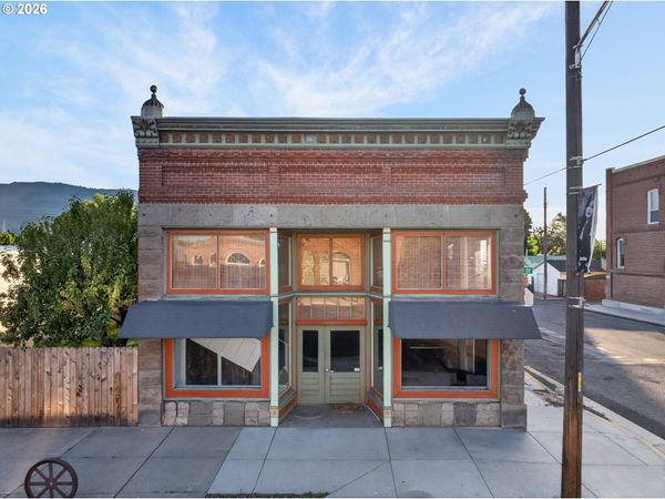 306 S MAIN ST, Union, OR 97883