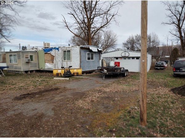 425 N 12TH AVE, Elgin, OR 97827