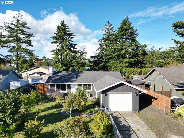2045 19TH ST, Florence, OR 97439