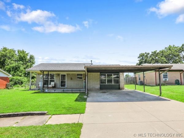 100 W Linda Street , Sapulpa, OK 74066