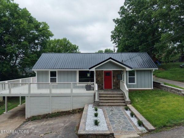 311 1/2 E 1st Ave, Lenoir City, TN 37771