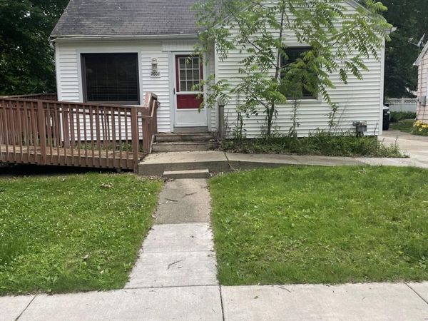 2608 Clifton Avenue, Lansing, MI 48910