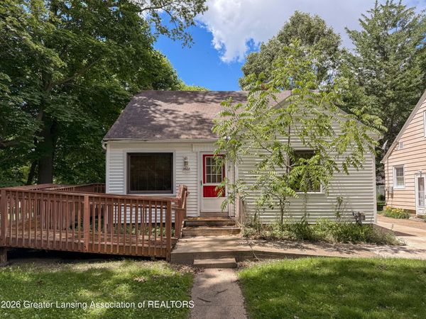 2608 Clifton Avenue, Lansing, MI 48910
