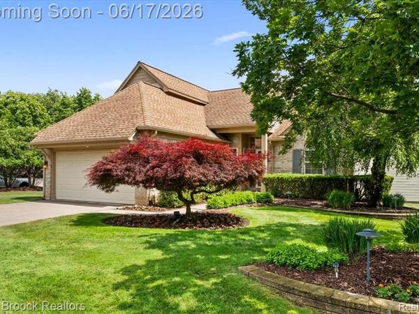 34896 Pennington Drive, Farmington Hills, MI 48335