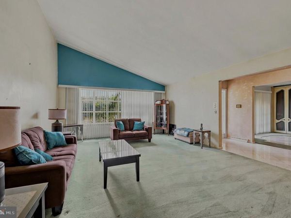 7900 DEER RUN ROAD, GLENSIDE, PA 19038