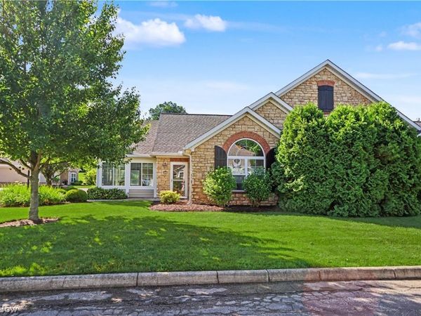 1302 Bridgewater Way N, Mansfield, OH 44906
