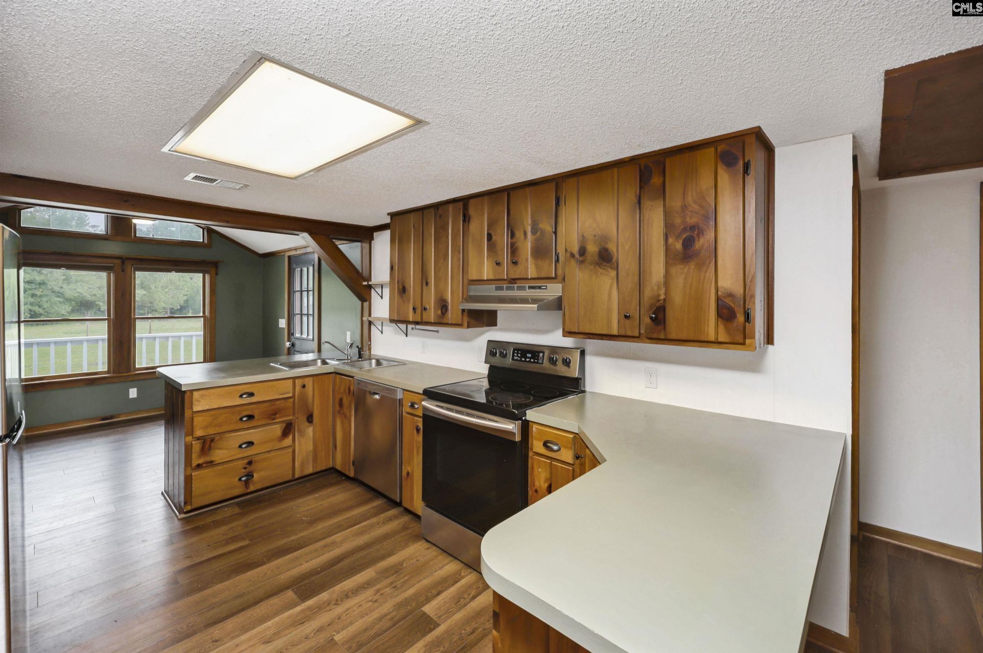 181 Frost Road  Photo 12