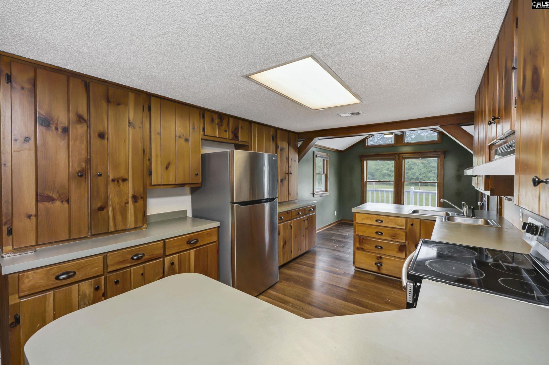 181 Frost Road  Photo 13