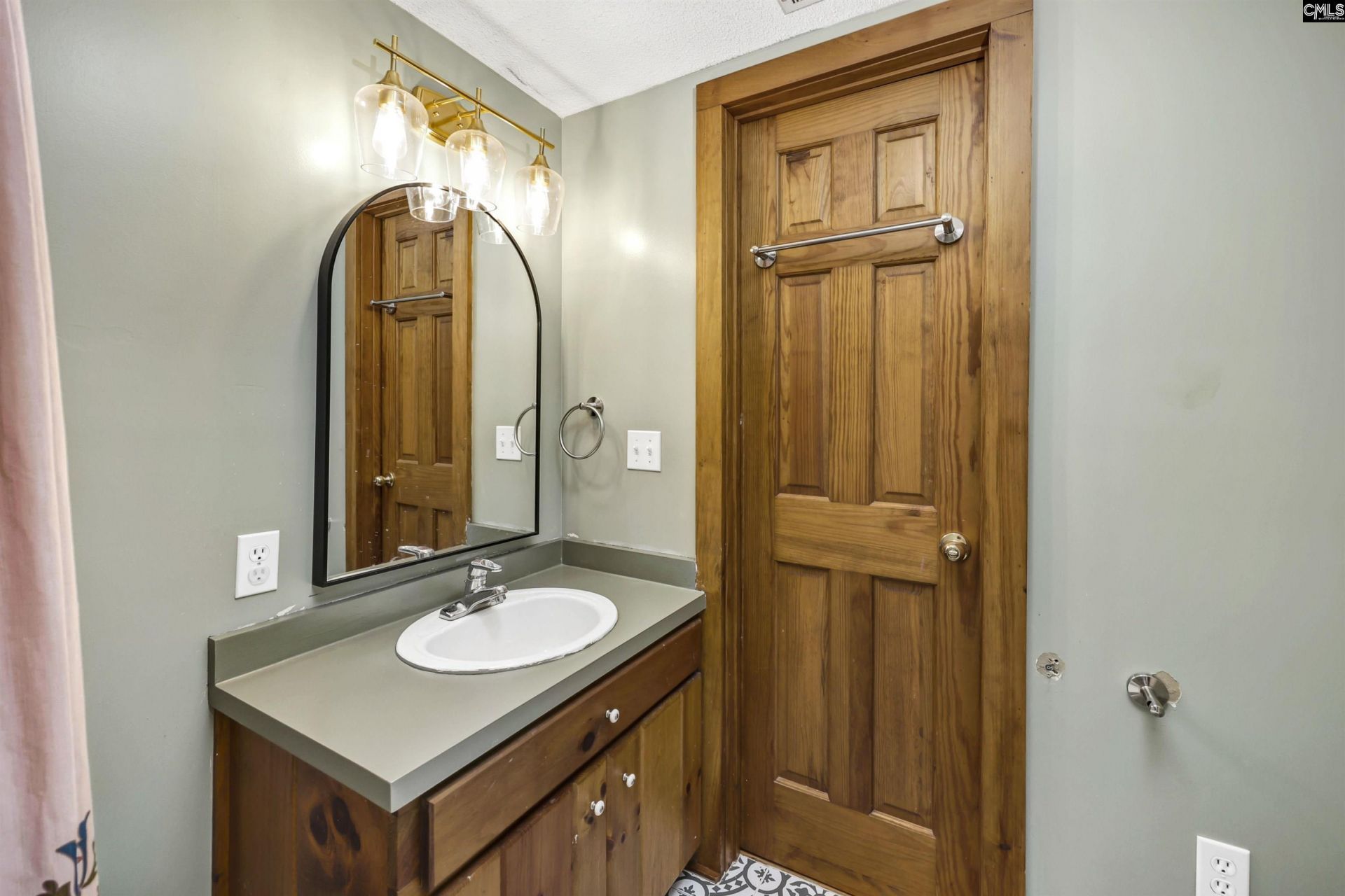 181 Frost Road  Photo 25