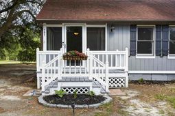 181 Frost Road  photo 4