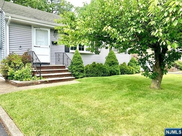487 Steinway Road, SADDLE BROOK, NJ 07663