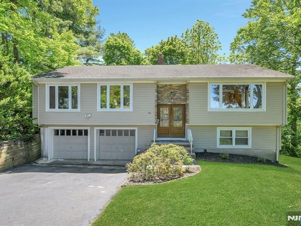 34 Bear Brook Lane, LIVINGSTON, NJ 07039