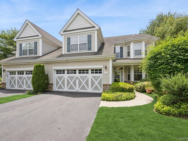 176 Melody Court, Eastport, NY 11941