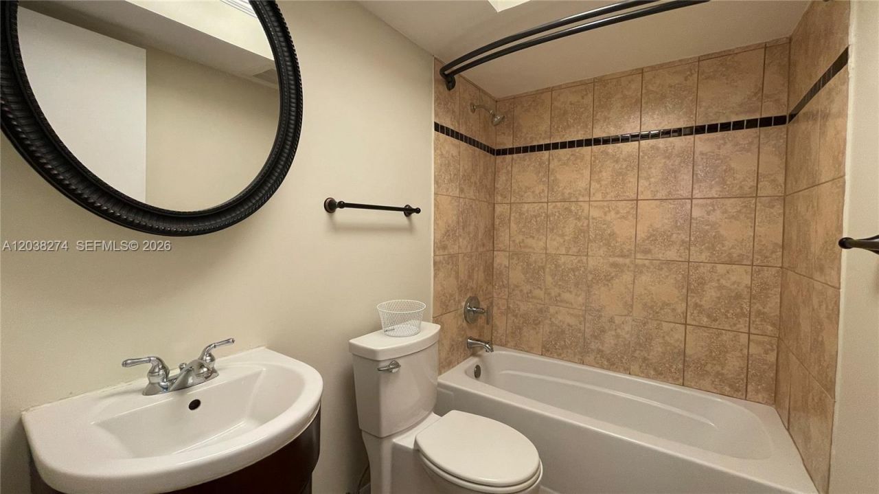 531 W Kalmia Dr, Unit 5, Lake Park, FL 33403 Photo