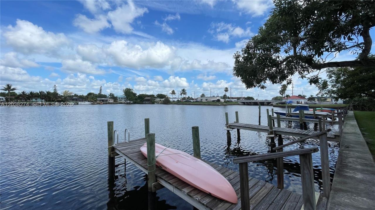 531 W Kalmia Dr, Unit 5, Lake Park, FL 33403 Photo