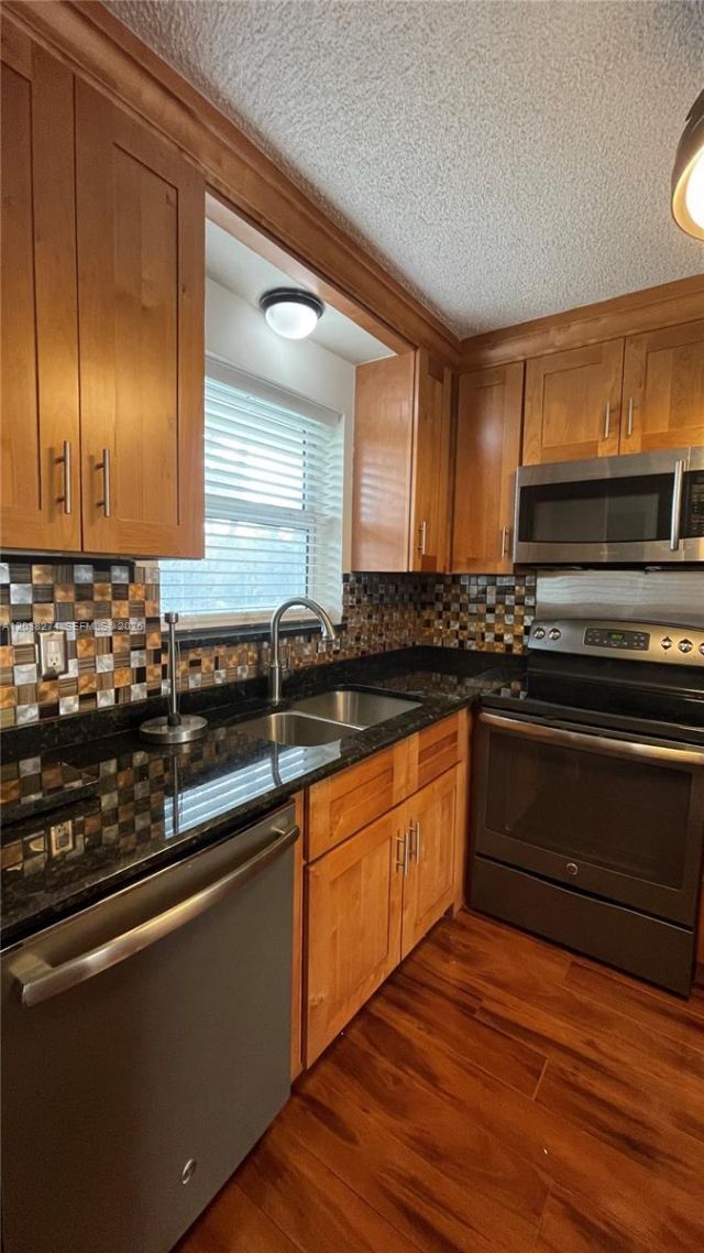 531 W Kalmia Dr, Unit 5, Lake Park, FL 33403 Photo