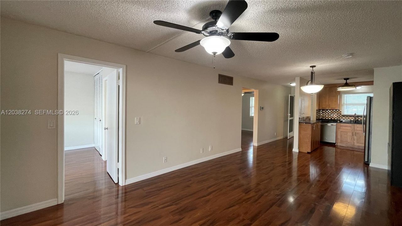 531 W Kalmia Dr, Unit 5, Lake Park, FL 33403 Photo