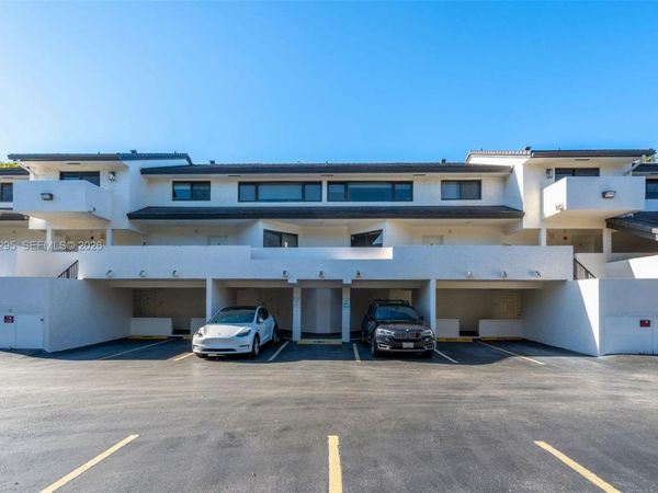5750 Turin St , Unit 206, Coral Gables, FL 33146