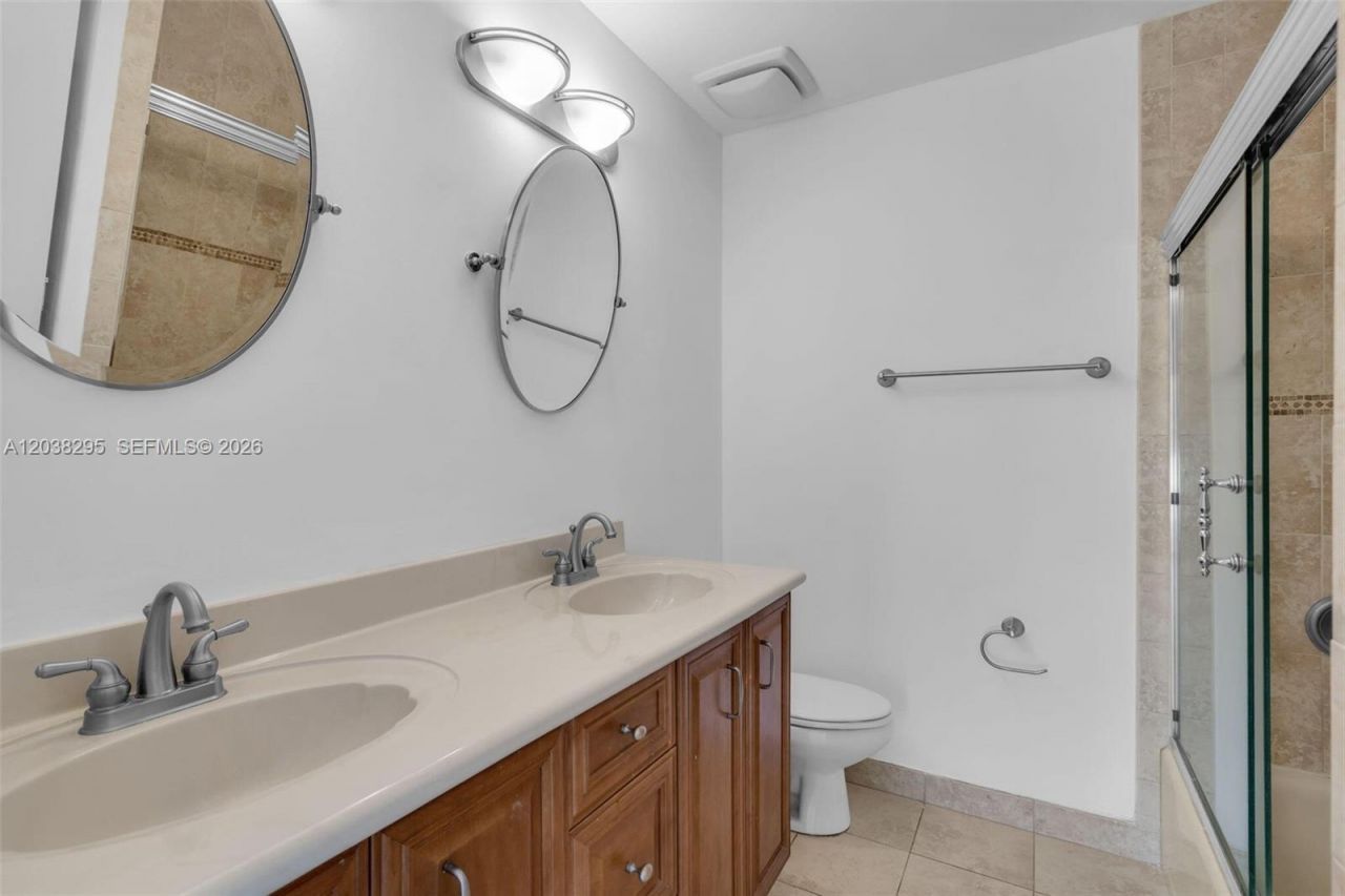 5750 Turin St , Unit 206, Coral Gables, FL 33146 Photo