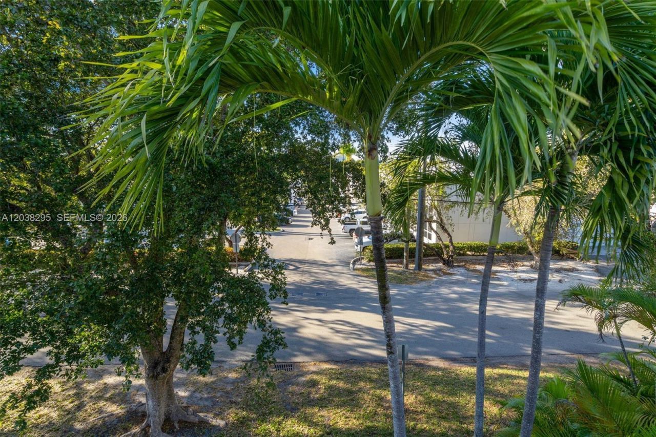 5750 Turin St , Unit 206, Coral Gables, FL 33146 Photo