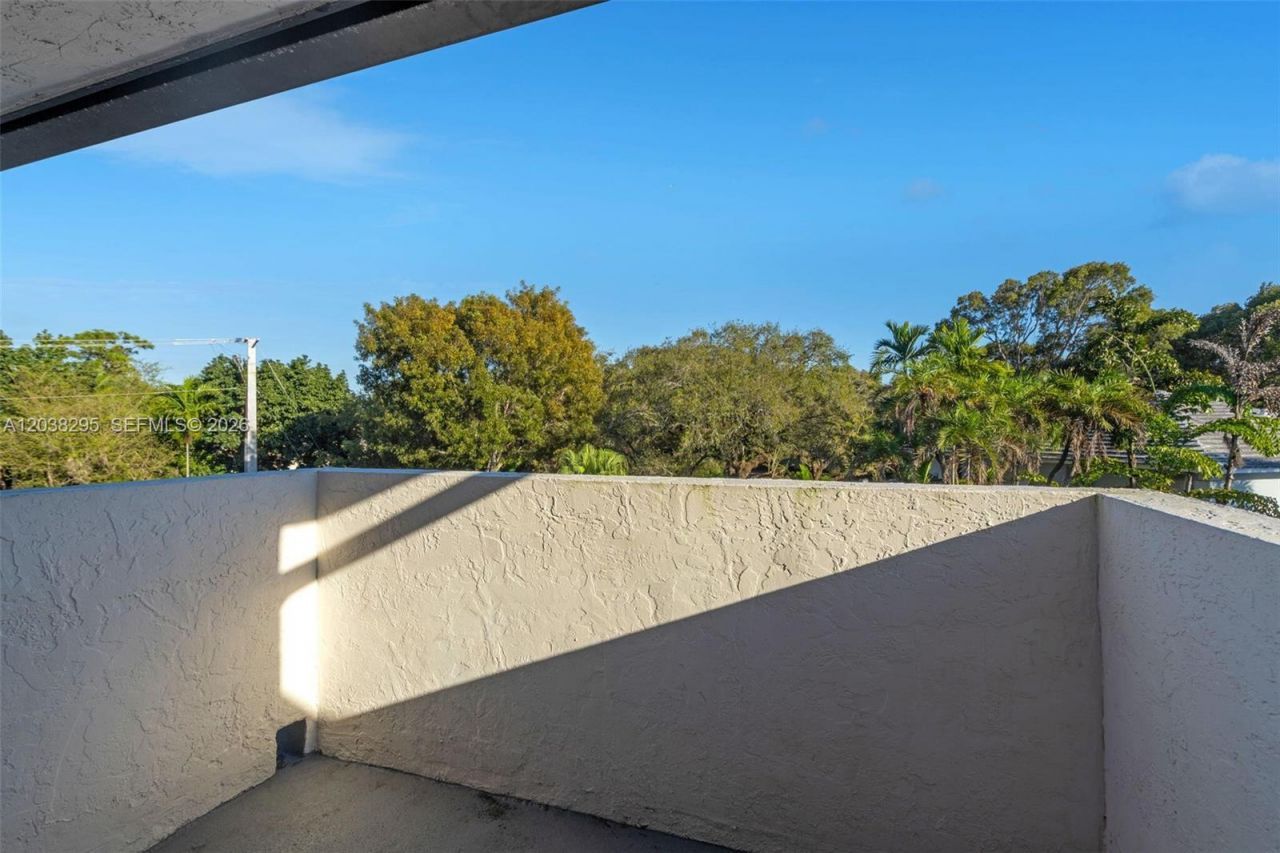 5750 Turin St , Unit 206, Coral Gables, FL 33146 Photo