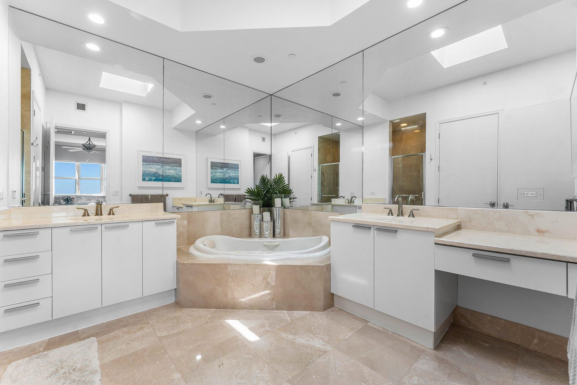 2640 Lake Shore Drive, Unit 2215, Riviera Beach, FL 33404 Photo